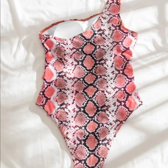 Pink snake print one piece swimsuit - Picture 2 of 2